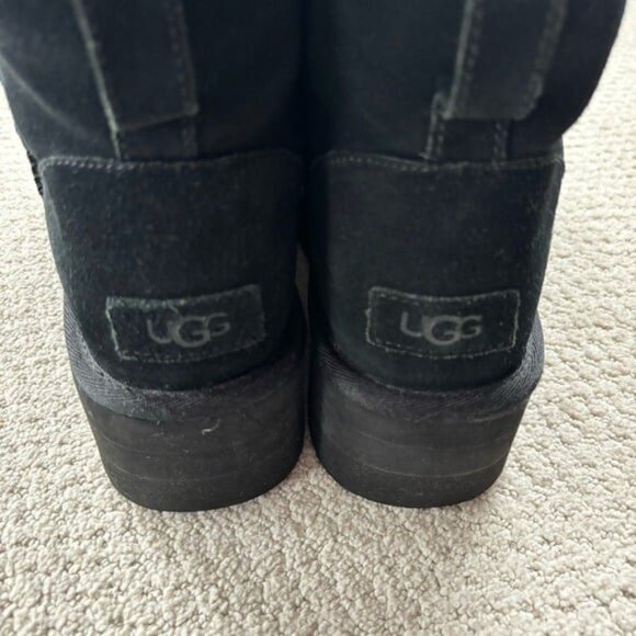Ugg classic mini platform black suede boots - Picture 7 of 7